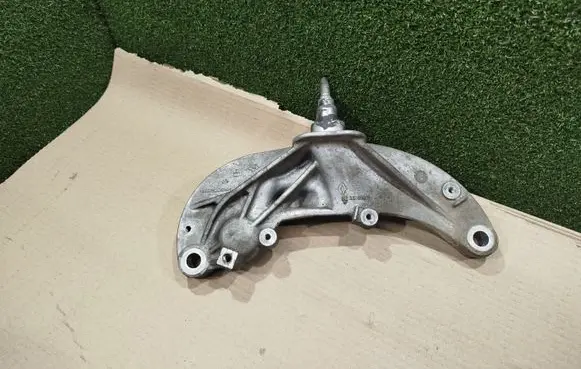 Renault Trafic III (X82) Gearbox mounting bracket 112332850R