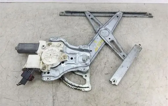 Toyota Avensis Verso Front door window regulator with motor 6981005050