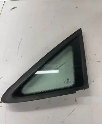 Volkswagen Touran I Front triangle window/glass 1T0845411
