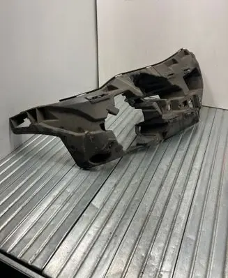 Front bumper mounting bracket