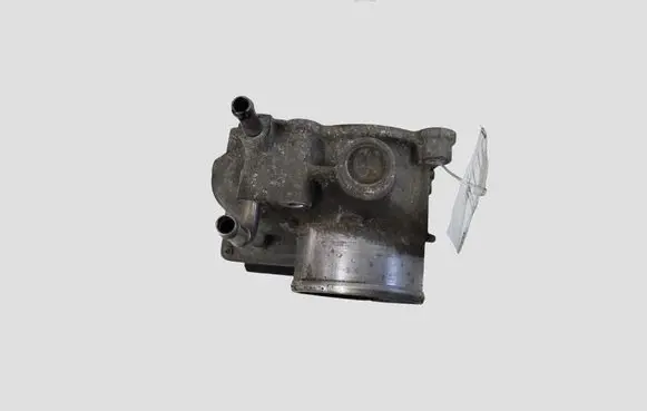 Toyota Avensis T270 Throttle valve 261000R020