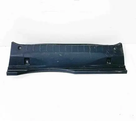 Trunk/boot sill cover protection