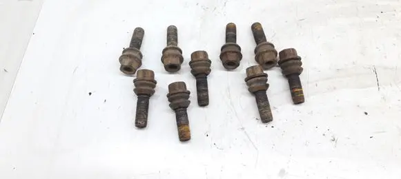 Volkswagen Transporter - Caravelle T5 Nuts/bolts 