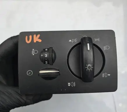 Ford Focus C-MAX Light switch 3M5T13A024BB