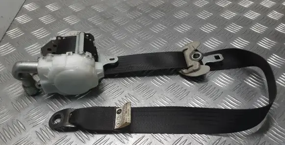 Lexus IS 220D-250-350 Front seatbelt 7M8750P