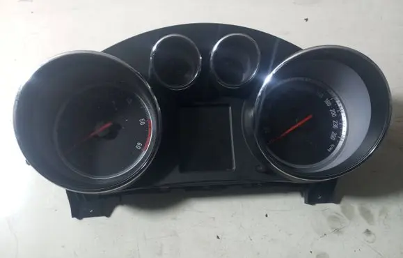 Opel Insignia A Speedometer (instrument cluster) 20970768 365903926