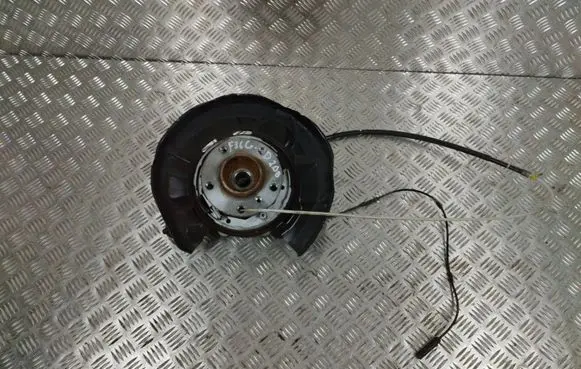 Rear wheel hub