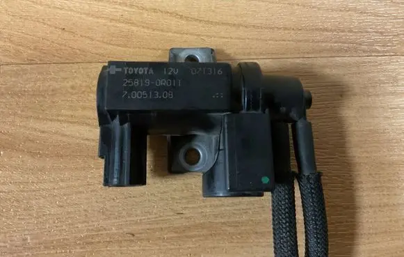 Toyota Avensis T250 Vacuum valve 258190R011 07T316 70051308