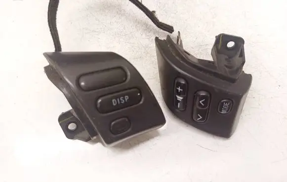 Toyota Corolla Verso AR10 Steering wheel buttons/switches 