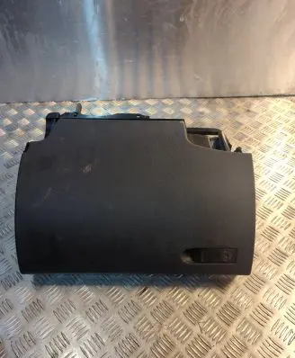 Mercedes-Benz C W204 Glove box A2046802691 0000241902 20100305T637