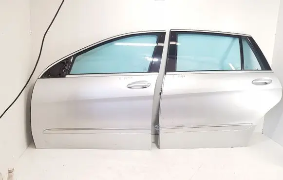 Mercedes-Benz R W251 Front door