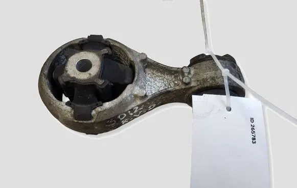 Nissan Qashqai Engine mount bracket