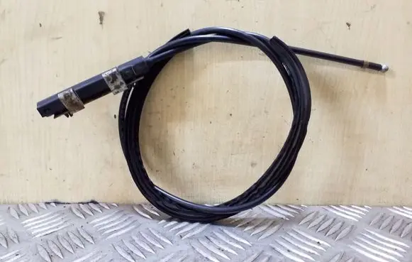 Volkswagen PASSAT CC Engine bonnet/hood lock release cable 3C2823535