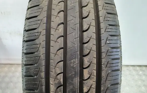Volvo XC90 R22 summer tire 28545R22