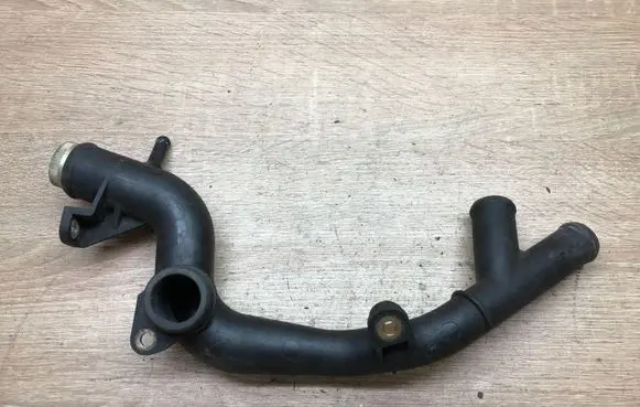 Coolant pipe/hose