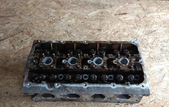 Volkswagen Golf IV Engine head 