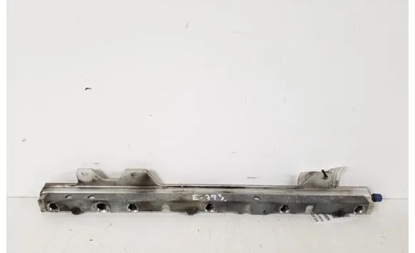 Volvo V70 Fuel main line pipe 9458455