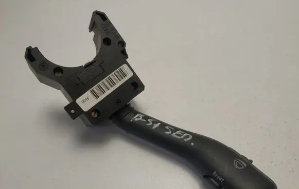 Volkswagen PASSAT B5.5 Indicator stalk 4BO953503G