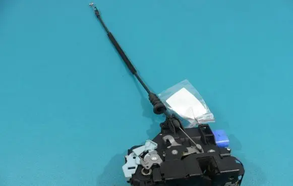 Skoda Octavia Mk2 (1Z) Front door lock IMPRK787327