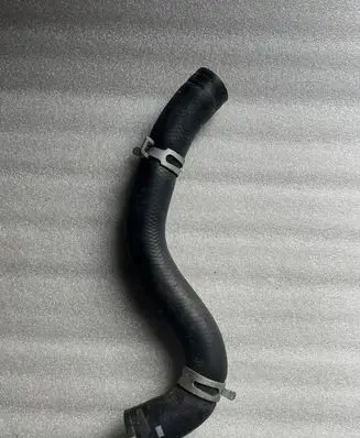 Hyundai Santa Fe Engine coolant pipe/hose 25415S1000