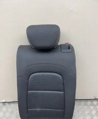 Audi Q3 8U Rear seat 