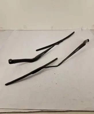 Opel Insignia A Front wiper blade arm 13227399