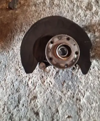Volkswagen Touran III Front wheel hub