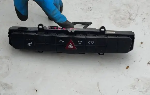Mercedes-Benz Sprinter W906 Other switches/knobs/shifts A9069057200