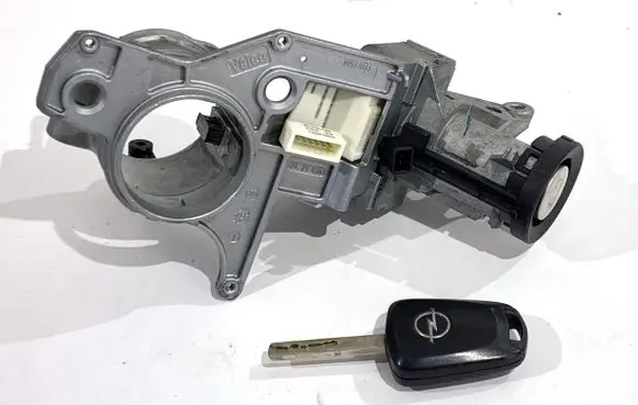 Opel Astra H Ignition lock 2421430