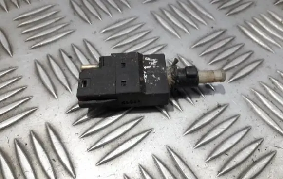 Mercedes-Benz C W202 Brake pedal sensor switch 0015450109