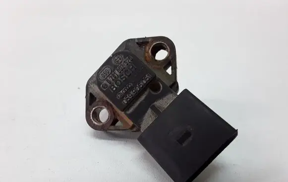Audi A4 S4 B5 8D Air pressure sensor 0281002326 059906051
