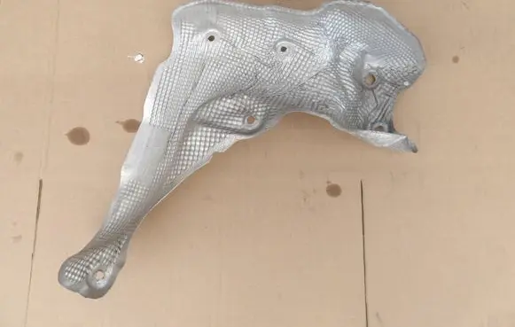 Opel Grandland X Exhaust heat shield 9813316980 100114634