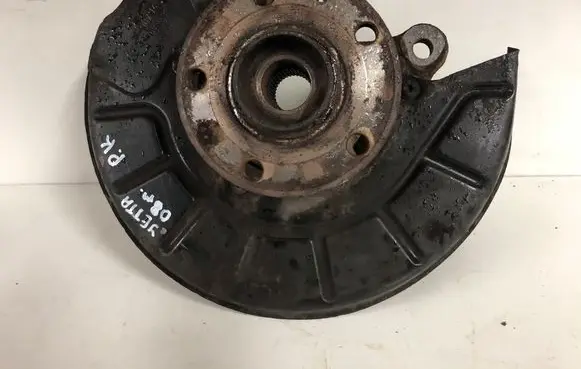 Volkswagen Jetta V Front wheel hub