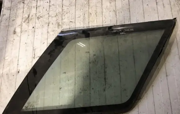 Lancia Thema Rear side window