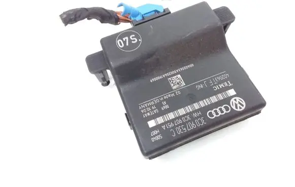 Volkswagen PASSAT B6 Gateway control module 3C0907530C 3C0907951A
