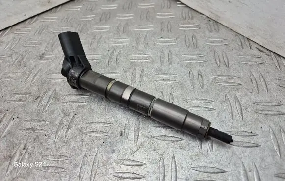 Mercedes-Benz E W213 Fuel injector A6540700187 0445117048