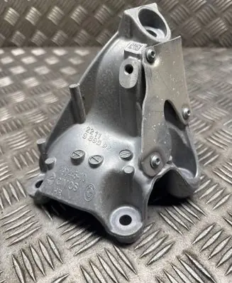 BMW X7 G07 Engine mounting bracket 9895922 2211 19044510