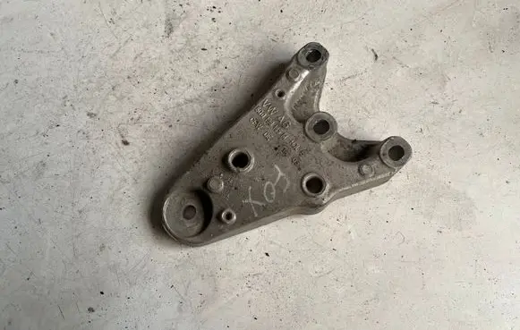 Volkswagen Fox Engine mounting bracket 6Q0199185M