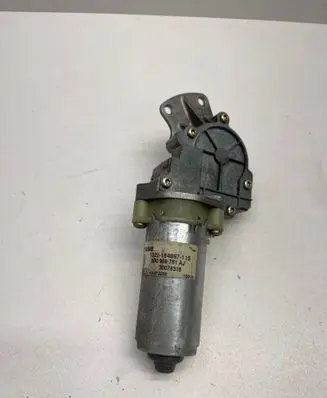 Audi A6 S6 C5 4B Seat adjustment motor 3B0959761AJ