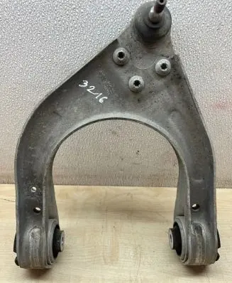 Mercedes-Benz CLS C219 Front lower control arm/wishbone A2113306907