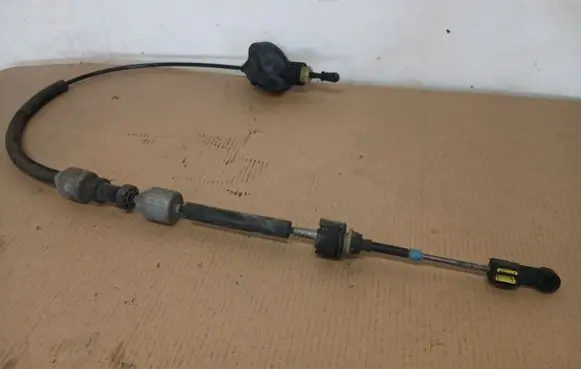 Peugeot 5008 Gear shift cable linkage 9613502