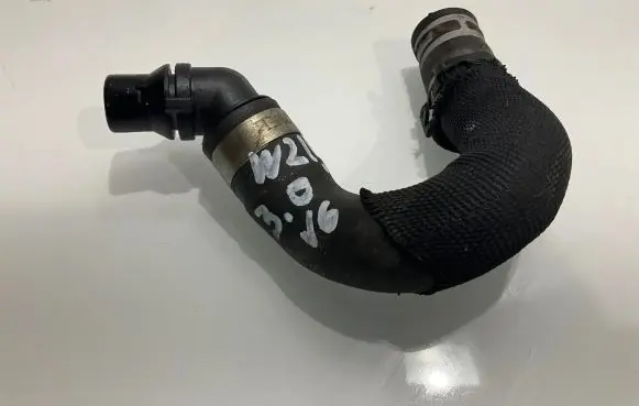 Mercedes-Benz CLS C219 Engine coolant pipe/hose A2118301496 2118301496