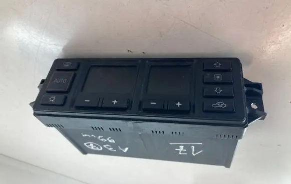 Audi A3 S3 8L Climate control unit 8L0820043D