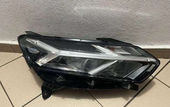 Dacia Sandero III Headlight/headlamp 260106343R