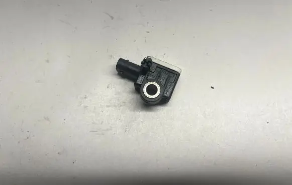 Dodge Durango III Airbag deployment crash/impact sensor 56054085AA A1668210151