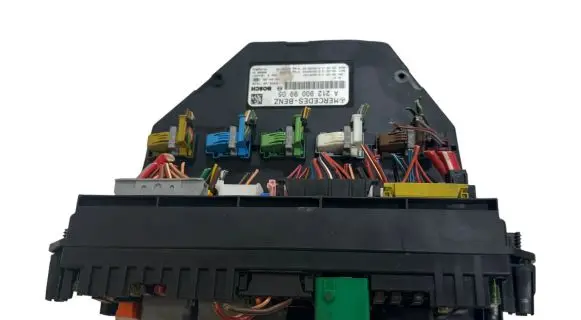 Mercedes-Benz C W204 Fuse module A2129009905 A2125451401