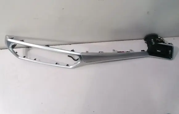 BMW 3 G20 G21 Dashboard glove box trim 6811461
