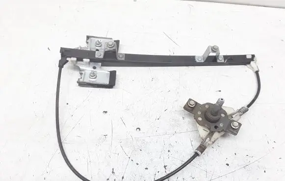 Rear door manual window regulator