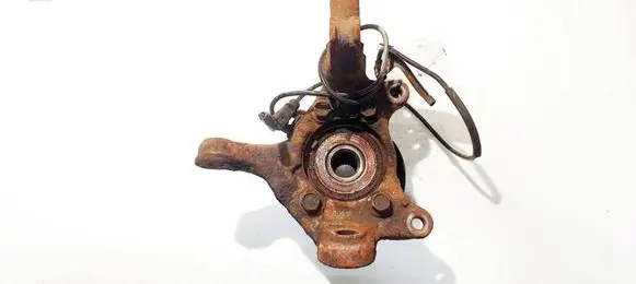 Toyota Auris 150 Front wheel hub 