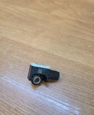 Volvo S60 Airbag deployment crash/impact sensor BBM457K1X 110518440A